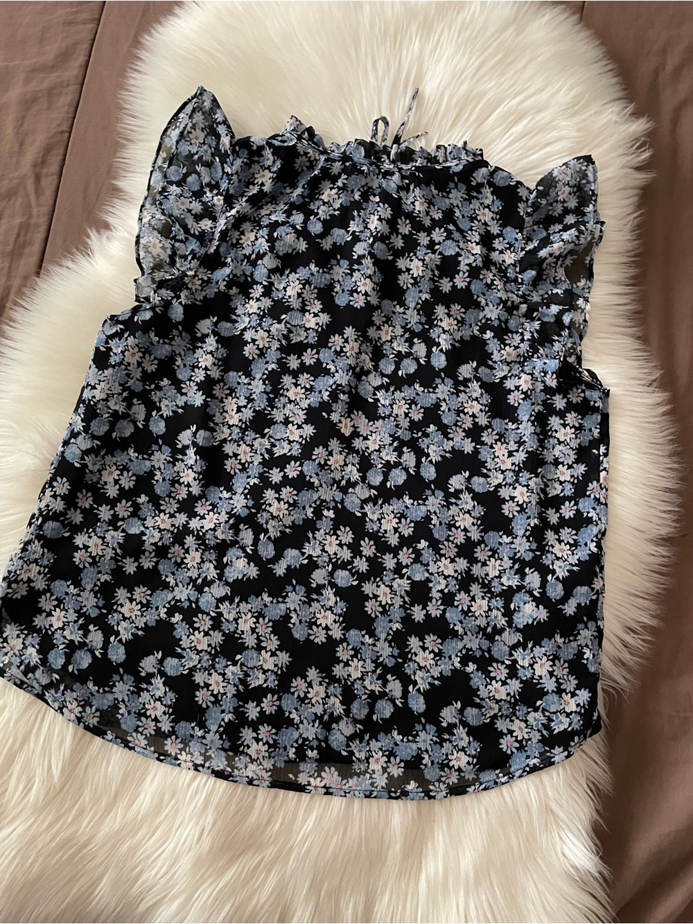 LOFT Black Floral Tie-Neck Cap Sleeve Blouse - Picture 5 of 6